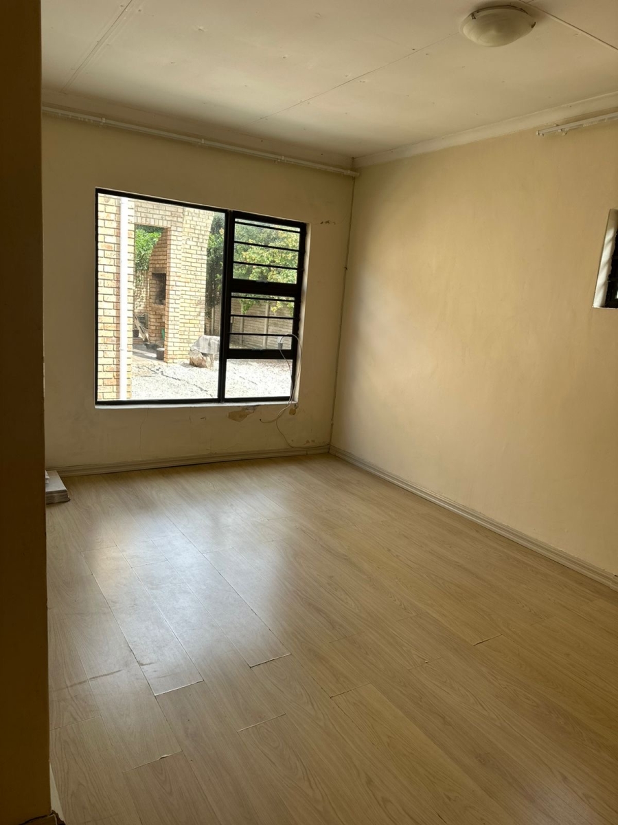 5 Bedroom Property for Sale in Overbaakens Eastern Cape
